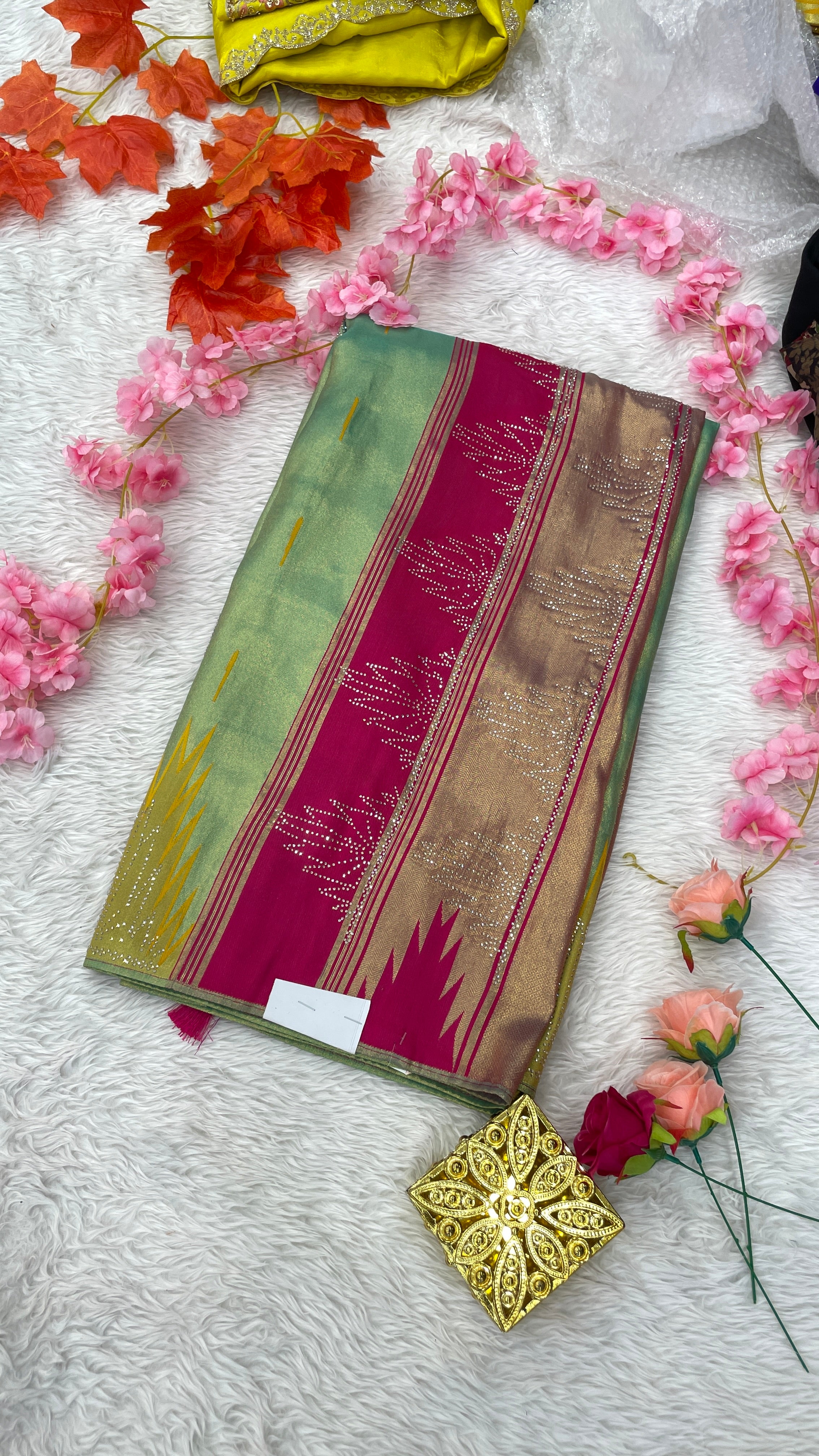 Special Silk Base Kanjivaram Sarees Contrast Blouse