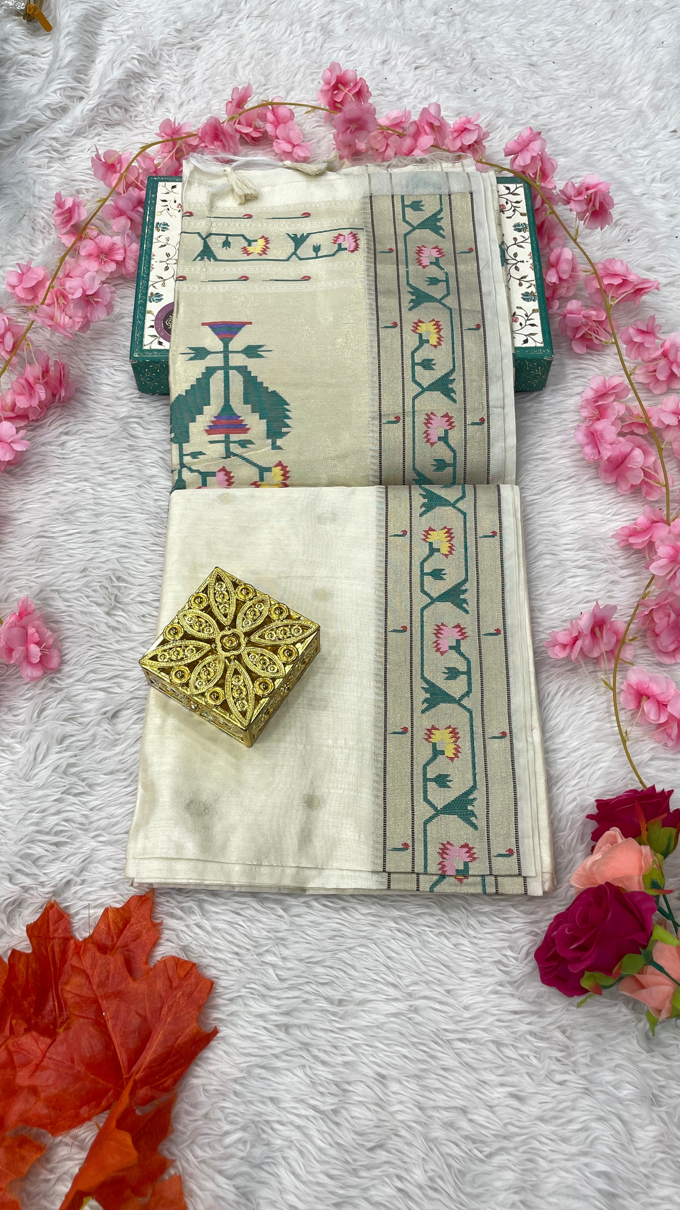 Jamdani Cotton Sarees with Paithani Pallu And Minakari Border